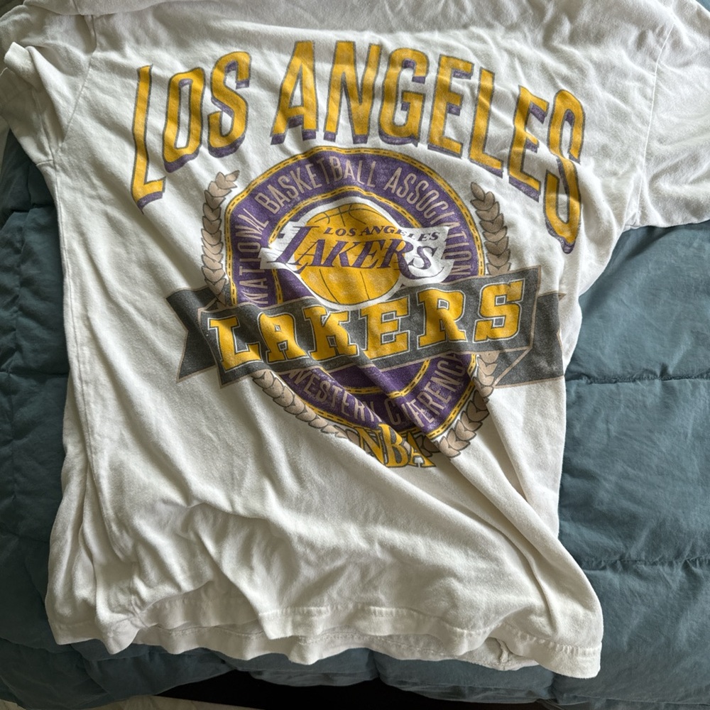 Los Angeles Lakers Graphic Tee ( Size S )
